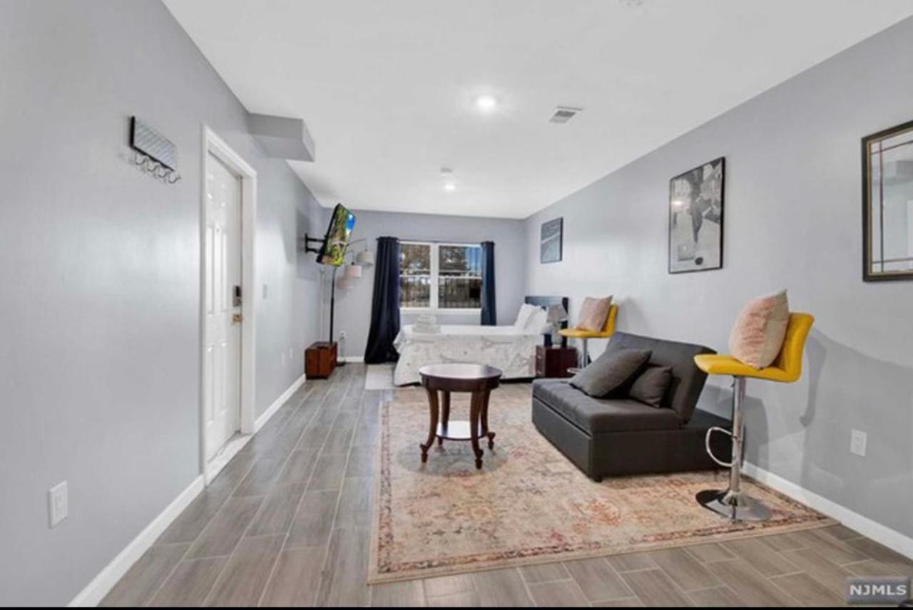 Cozy Inspired Studio Apartment Newark Eksteriør bilde